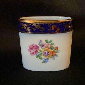 V.E.B. Porzellanwerk PM Martinroda Porcelain Box Casket Trinket Vase. Vintage​
